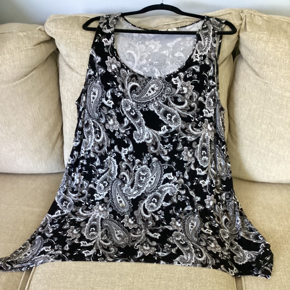 Artisan NY 1x black & white Paisley tank